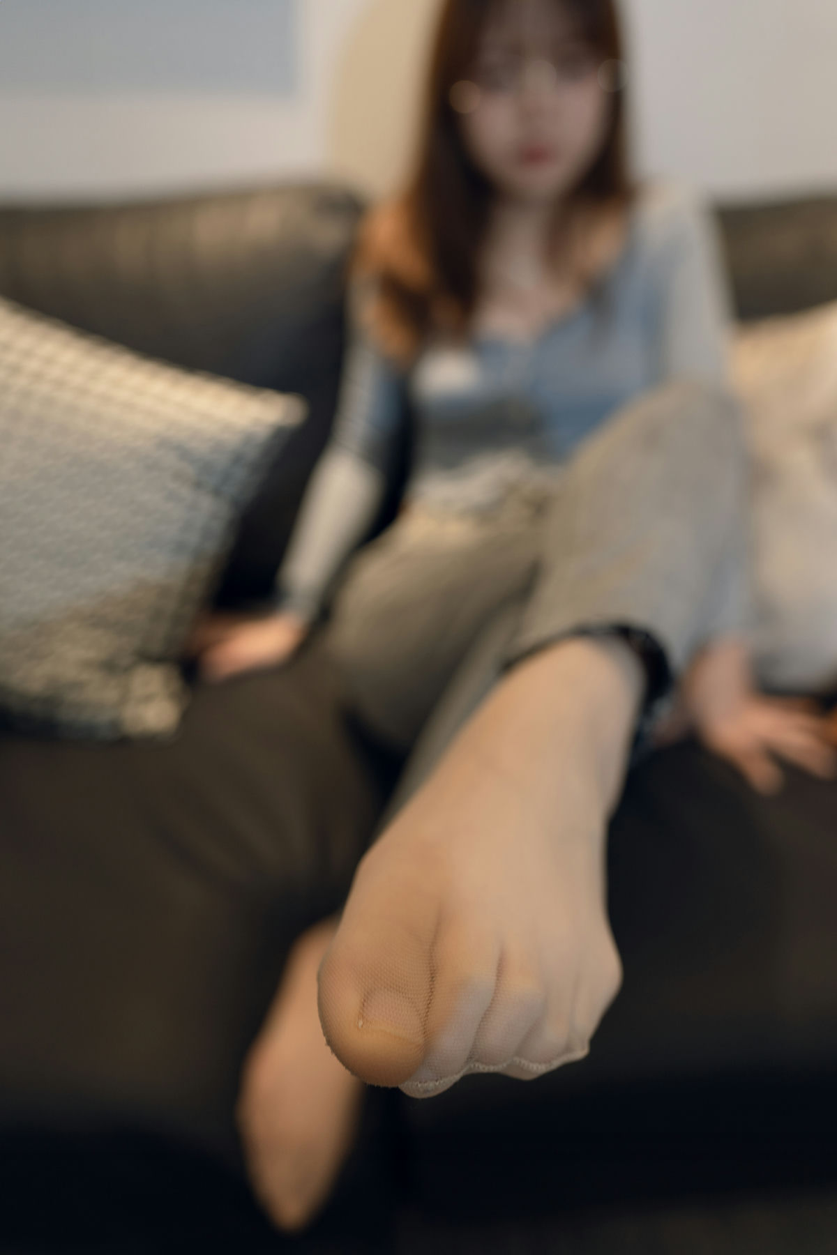 J003-沙发上的库里丝2